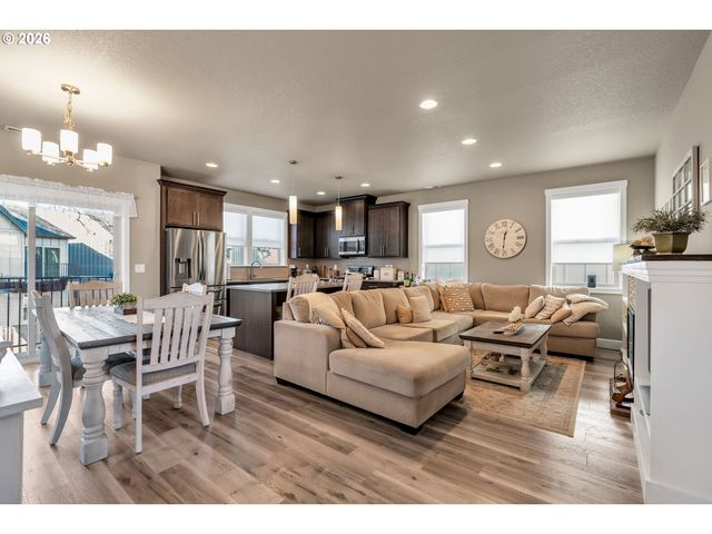 459 Ne 81ST Ave, Hillsboro, OR 97006