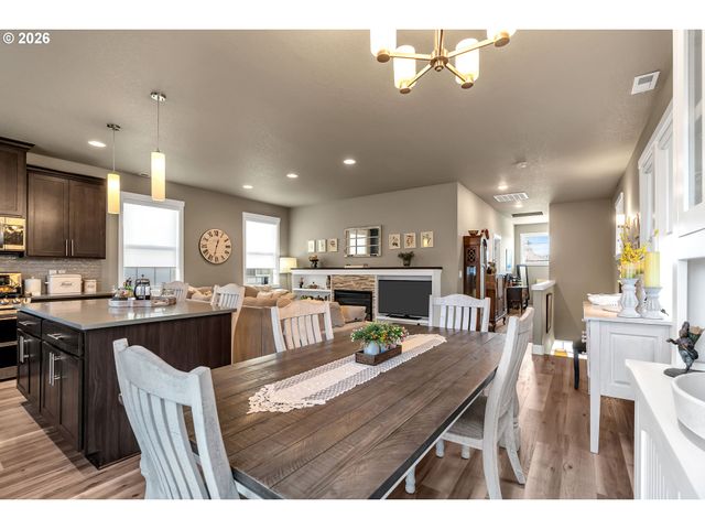 459 Ne 81ST Ave, Hillsboro, OR 97006