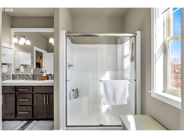 459 Ne 81ST Ave, Hillsboro, OR 97006