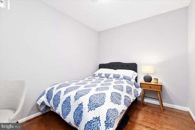 2049 S GLEBE RD, Arlington, VA 22204