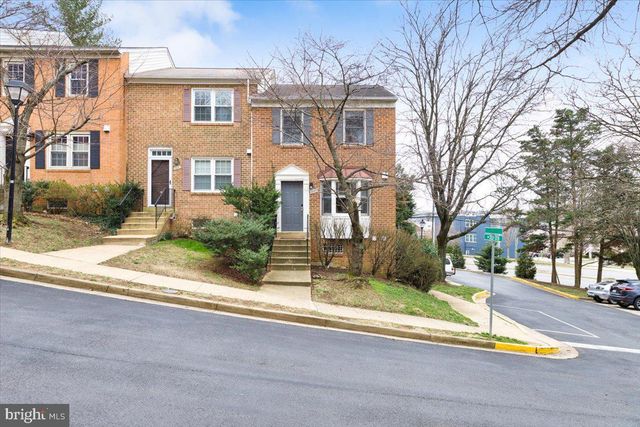 2049 S GLEBE RD, Arlington, VA 22204