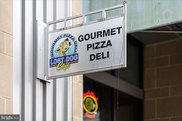 2049 S GLEBE RD, Arlington, VA 22204