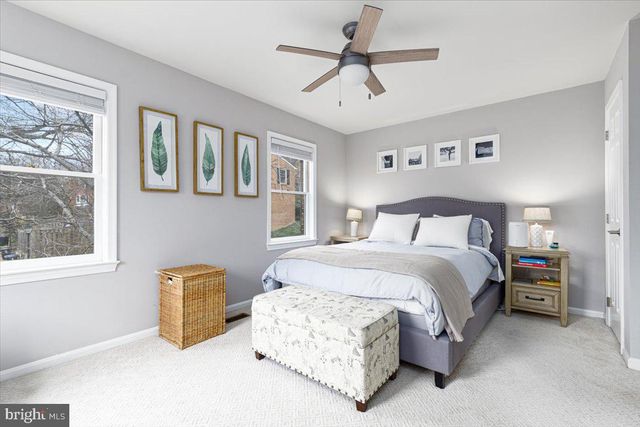 2049 S GLEBE RD, Arlington, VA 22204