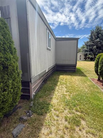 7303 N Crestline Ave, Spokane, WA 99208
