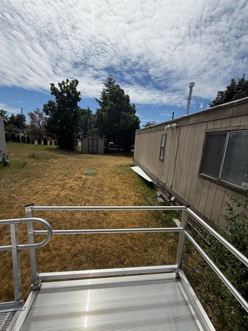 7303 N Crestline Ave, Spokane, WA 99208