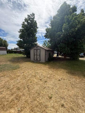 7303 N Crestline Ave, Spokane, WA 99208