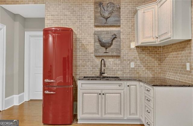 3100 Rhodenhaven Drive NW, Atlanta, GA 30327