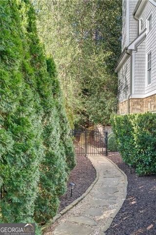 3100 Rhodenhaven Drive NW, Atlanta, GA 30327