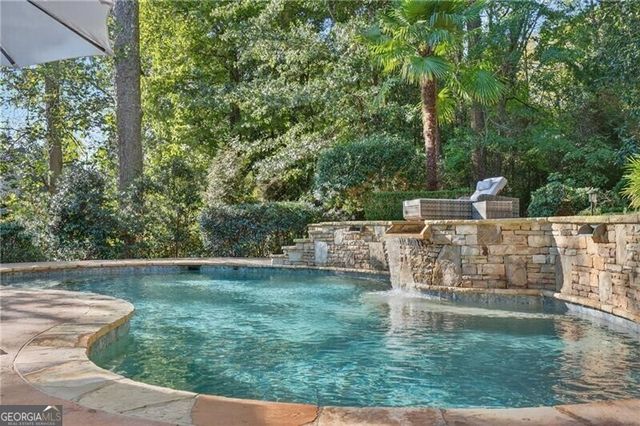 3100 Rhodenhaven Drive NW, Atlanta, GA 30327