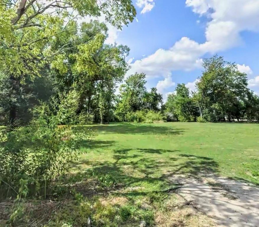 803 W Archer Road, Baytown, TX 77521