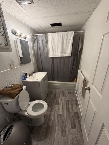 20415 E 14 Mile Road, Clinton Township, MI 48035