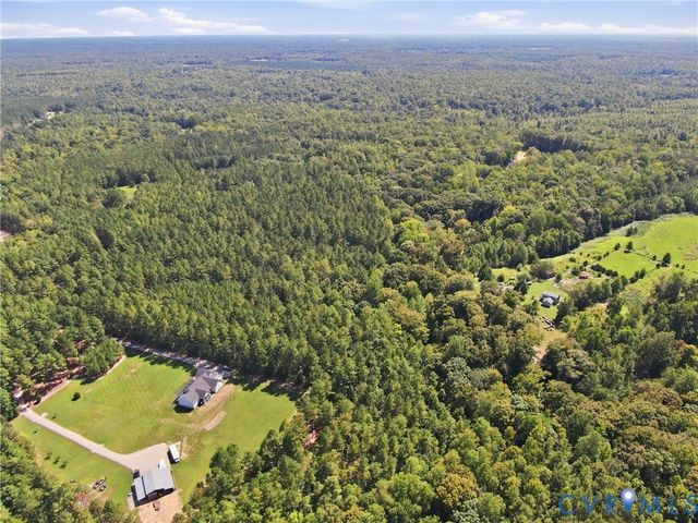 10569 Continental Rd, Quinton, VA 23141
