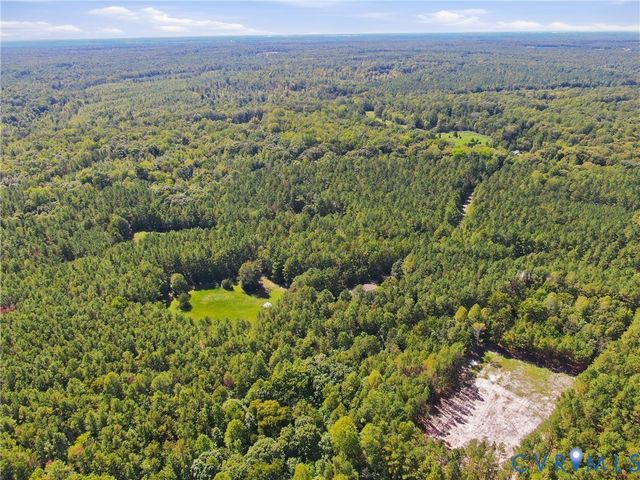 10569 Continental Rd, Quinton, VA 23141