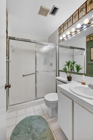4934 SABLE PINE Circle B, West Palm Beach, FL 33417