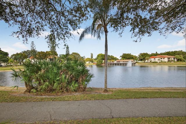 4934 SABLE PINE Circle B, West Palm Beach, FL 33417