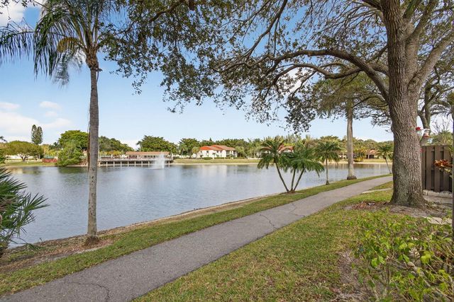 4934 SABLE PINE Circle B, West Palm Beach, FL 33417