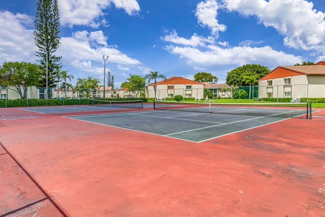 4934 SABLE PINE Circle B, West Palm Beach, FL 33417