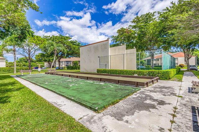 4934 SABLE PINE Circle B, West Palm Beach, FL 33417