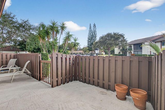 4934 SABLE PINE Circle B, West Palm Beach, FL 33417