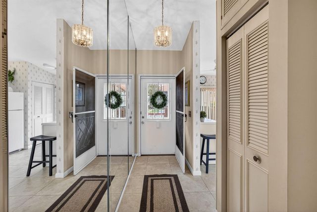 4934 SABLE PINE Circle B, West Palm Beach, FL 33417