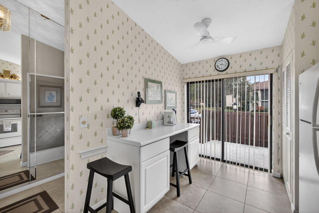 4934 SABLE PINE Circle B, West Palm Beach, FL 33417