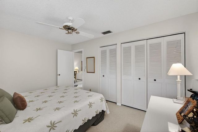 4934 SABLE PINE Circle B, West Palm Beach, FL 33417