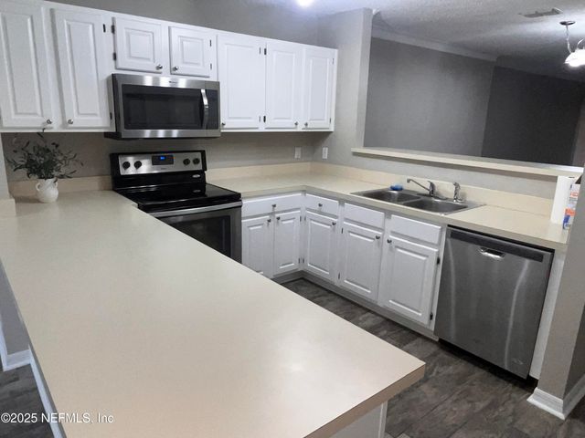 5215 SAN JOSE Boulevard, 101, Jacksonville, FL 32207