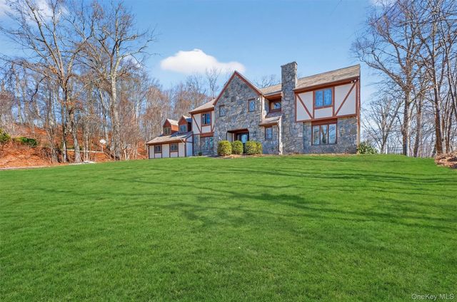 57 Innsbruck Boulevard, Hopewell Junction, NY 12533