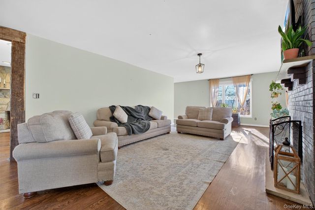 57 Innsbruck Boulevard, Hopewell Junction, NY 12533