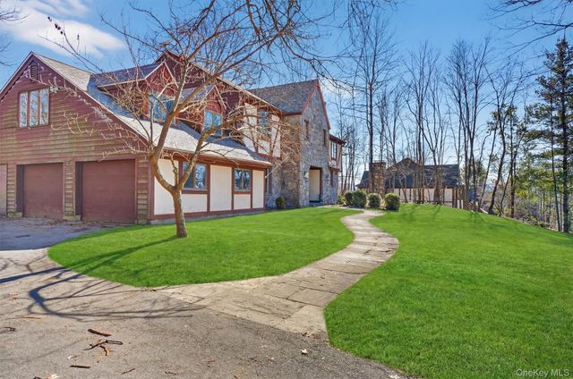 57 Innsbruck Boulevard, Hopewell Junction, NY 12533