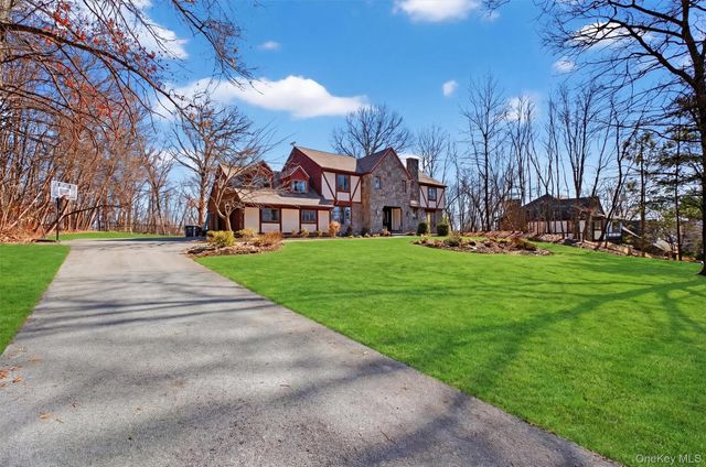 57 Innsbruck Boulevard, Hopewell Junction, NY 12533