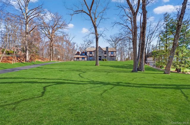 57 Innsbruck Boulevard, Hopewell Junction, NY 12533