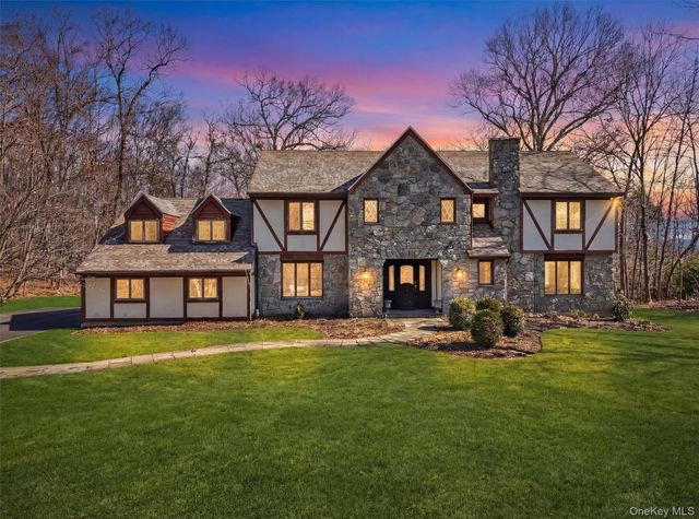 57 Innsbruck Boulevard, Hopewell Junction, NY 12533