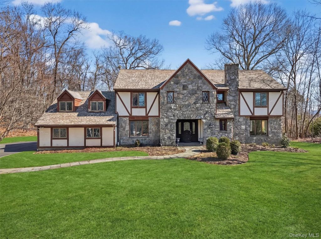 57 Innsbruck Boulevard, Hopewell Junction, NY 12533