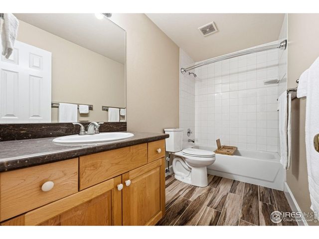 944 Ivanhoe St, Denver, CO 80220