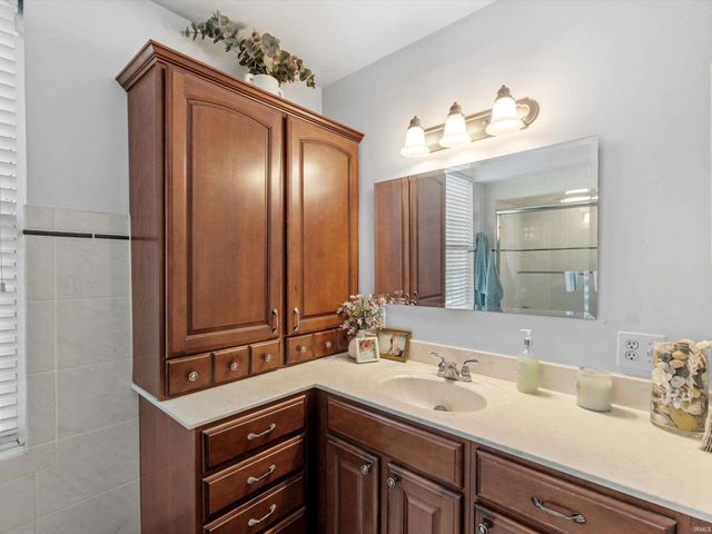 323 S 2nd Street, Rockport, IN 47635