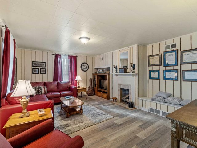 323 S 2nd Street, Rockport, IN 47635