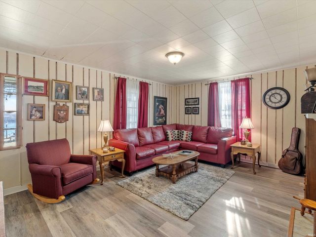 323 S 2nd Street, Rockport, IN 47635