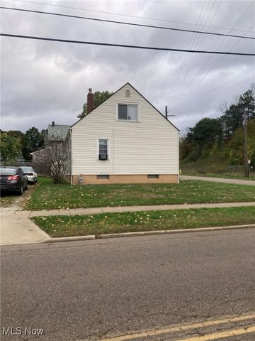 2354 21st Street SW, Akron, OH 44314