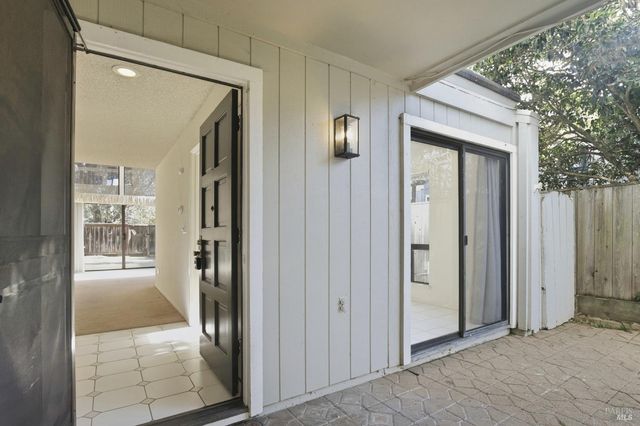 2700 Pike Dr, Napa, CA 94558