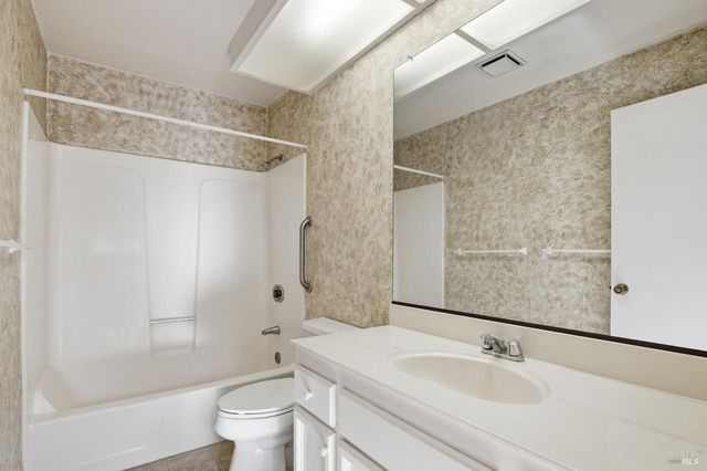 2700 Pike Dr, Napa, CA 94558