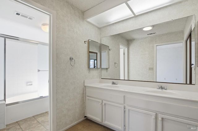 2700 Pike Dr, Napa, CA 94558