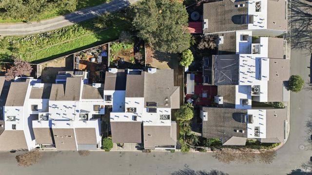 2700 Pike Dr, Napa, CA 94558