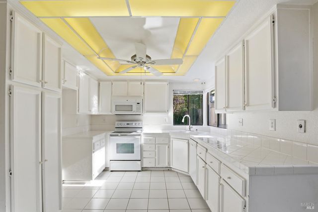 2700 Pike Dr, Napa, CA 94558