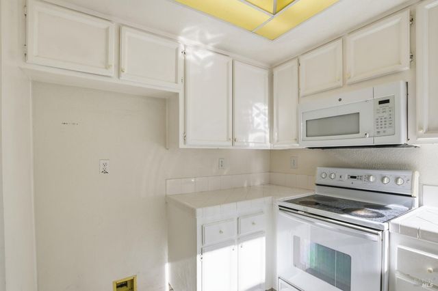 2700 Pike Dr, Napa, CA 94558