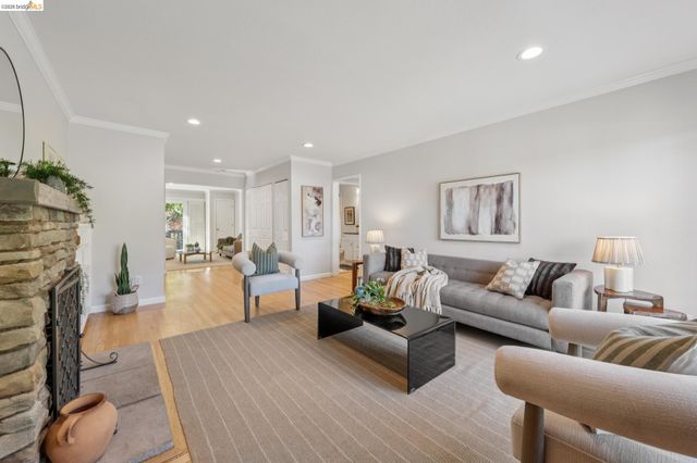 1036 Spring Ct, Hayward, CA 94542