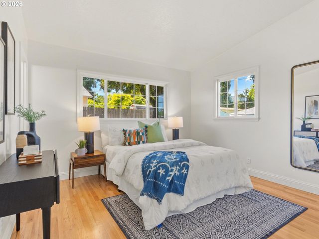 2637 Ne 138TH Pl, Portland, OR 97230