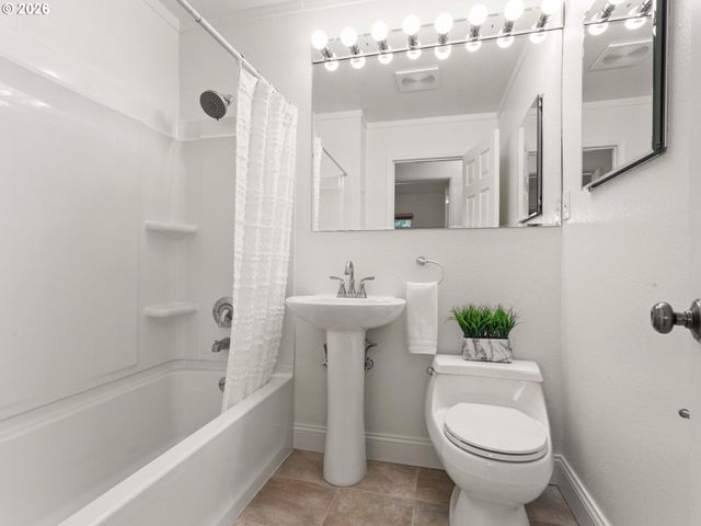 2637 Ne 138TH Pl, Portland, OR 97230