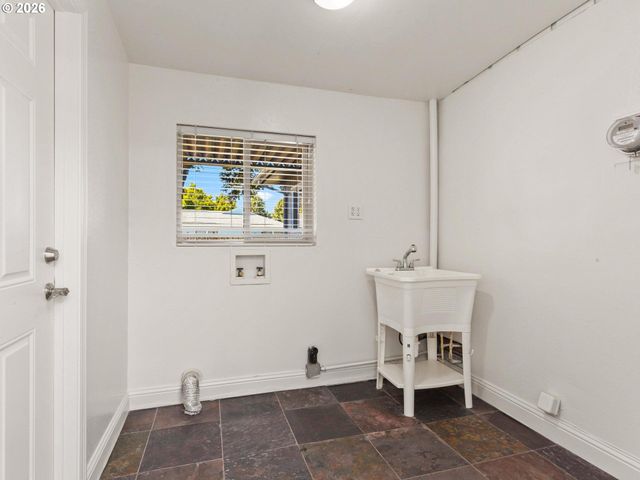 2637 Ne 138TH Pl, Portland, OR 97230
