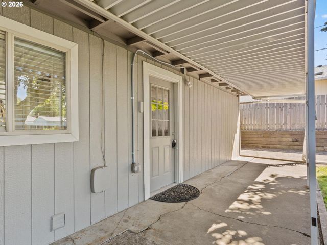 2637 Ne 138TH Pl, Portland, OR 97230